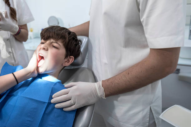 Best Emergency Tooth Extraction in Moweaqua, IL